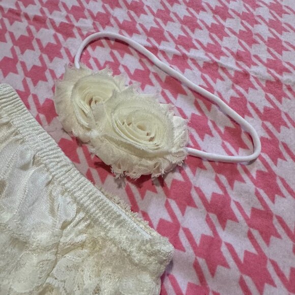 Ivory Lace Ruffle Bottom Bloomers - Picture 2 of 2